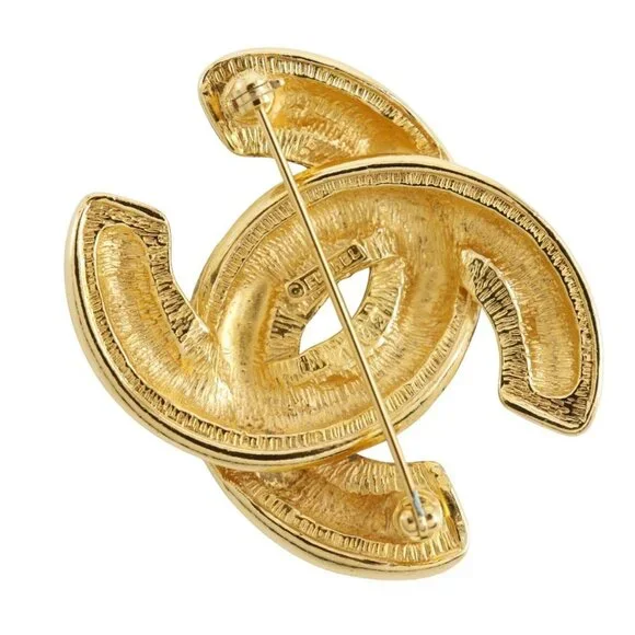 CHANEL Authentic Gold Logo Brooch - Picture 2 of 10